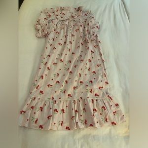 Eileen west cherry print nightgown EUC 0697